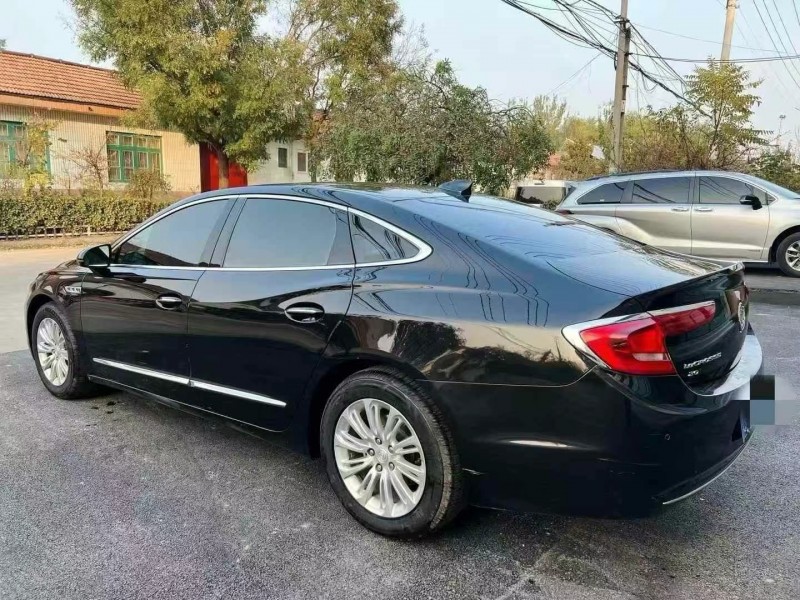 济宁19年别克君越5