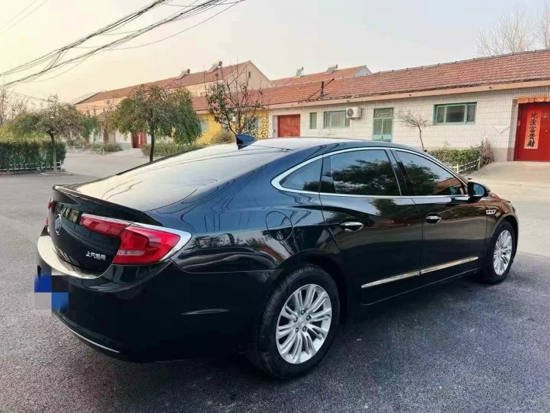 济宁19年别克君越8