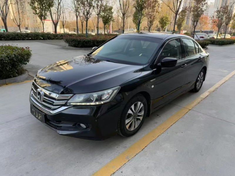 济宁14年本田雅阁2