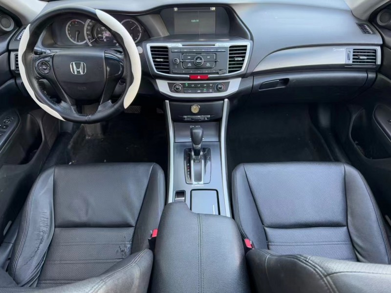 济宁14年本田雅阁4