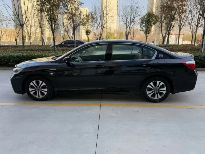 济宁14年本田雅阁8