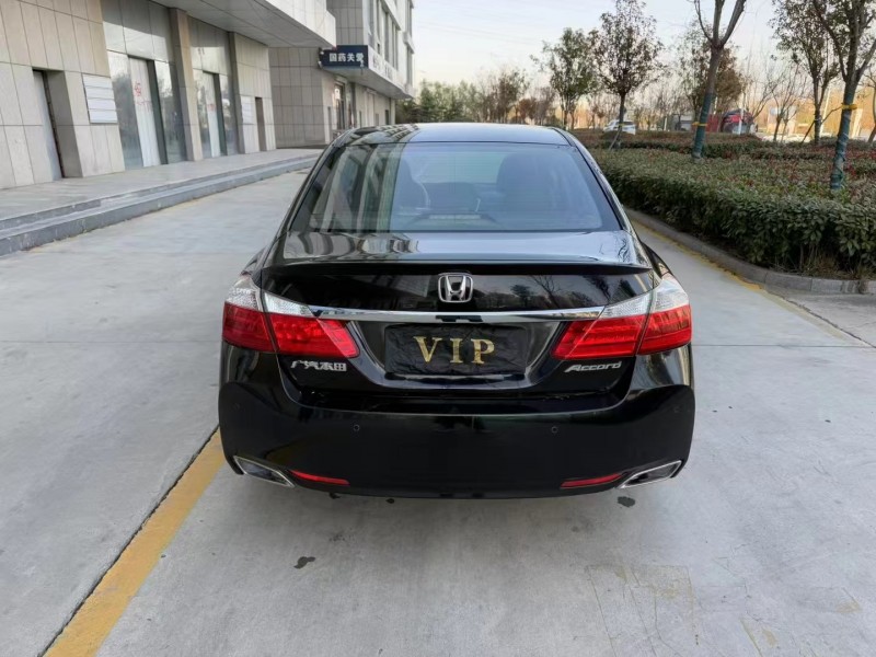 济宁14年本田雅阁9