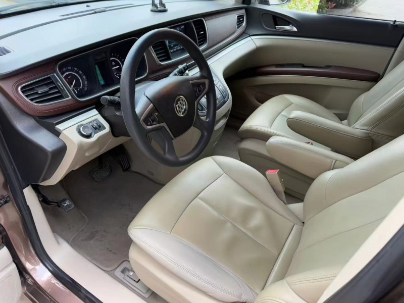 济宁19年别克GL84