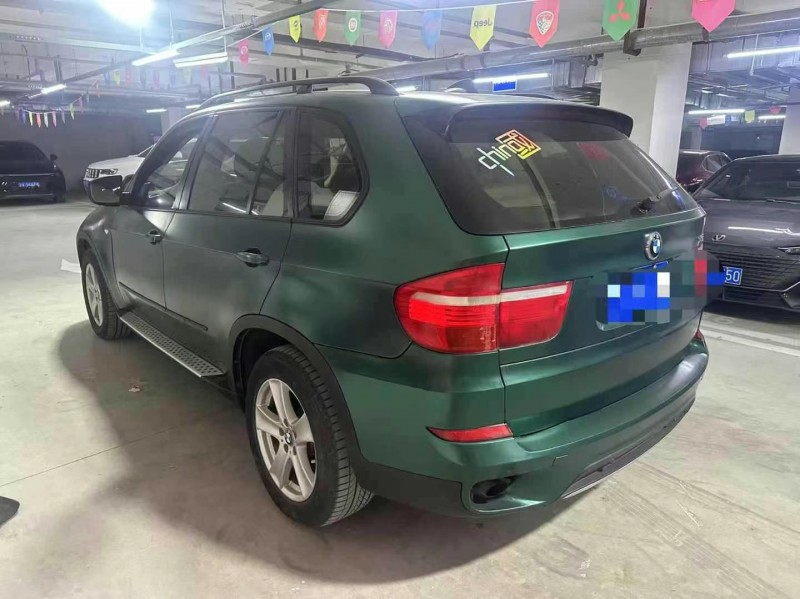 成都09年寶馬X58