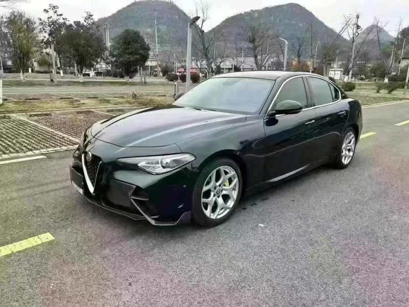 盐城20年阿尔法·罗密欧Giulia9