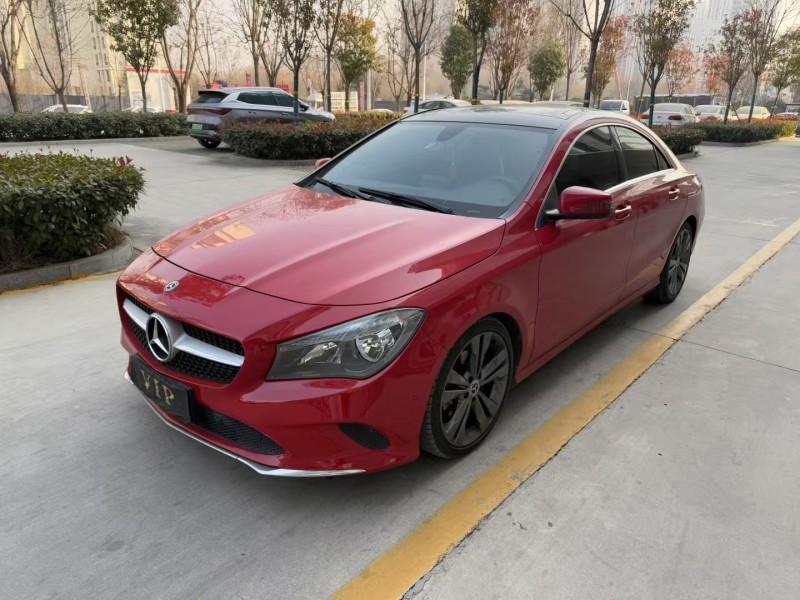 济宁17年奔驰CLA3