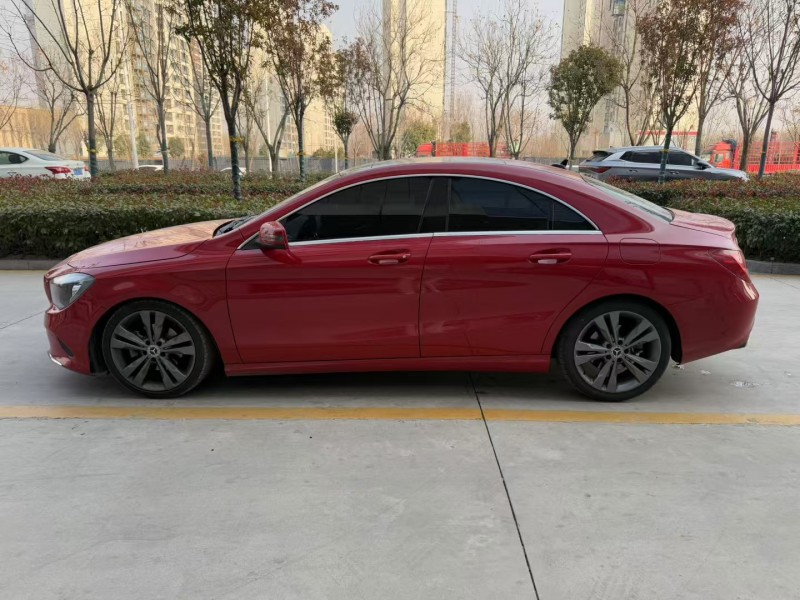 济宁17年奔驰CLA8