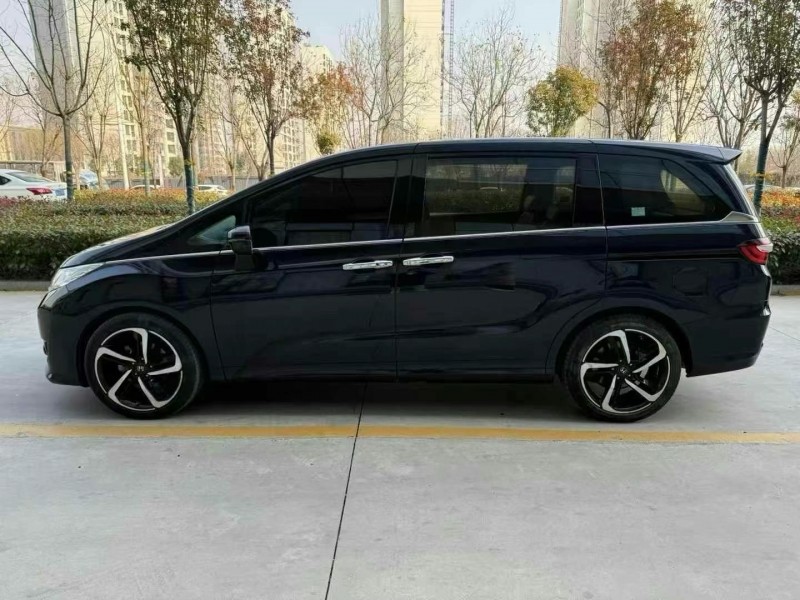 济宁18年本田奥德赛3