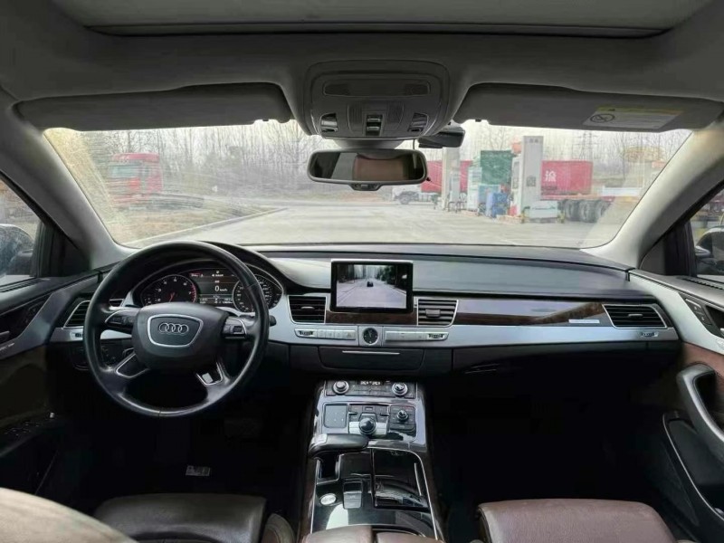 济宁17年奥迪A6L8