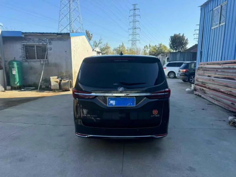 济宁21年别克GL82