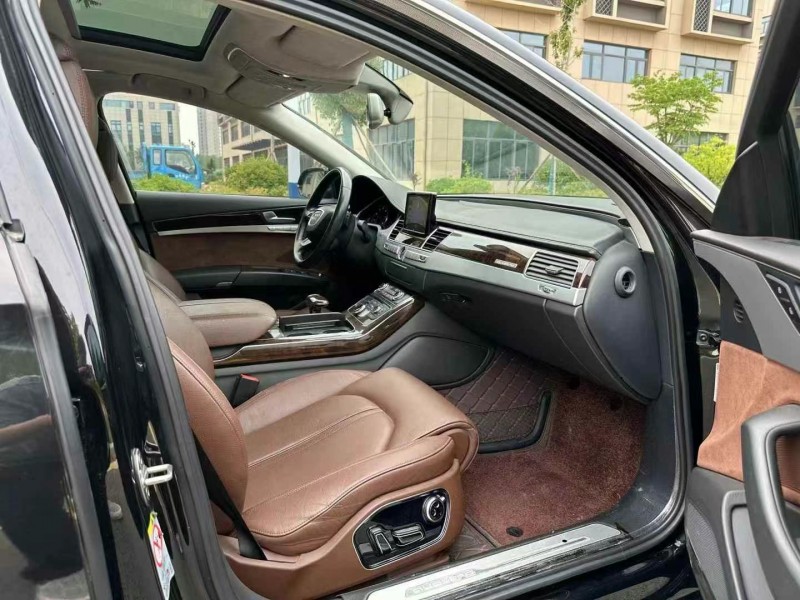 徐州18年奥迪A8L5