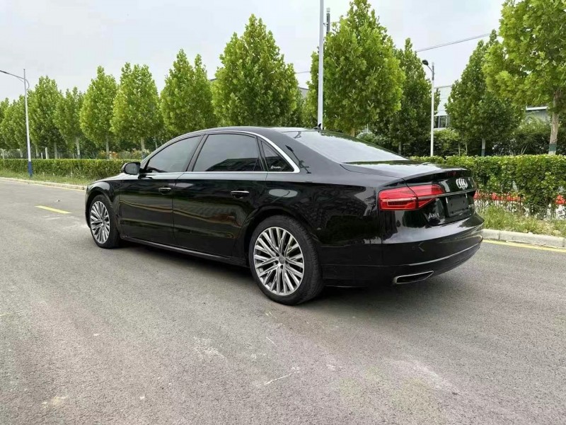 徐州18年奥迪A8L7