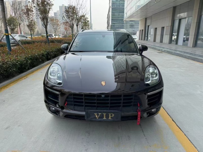 济宁16年保时捷Macan1