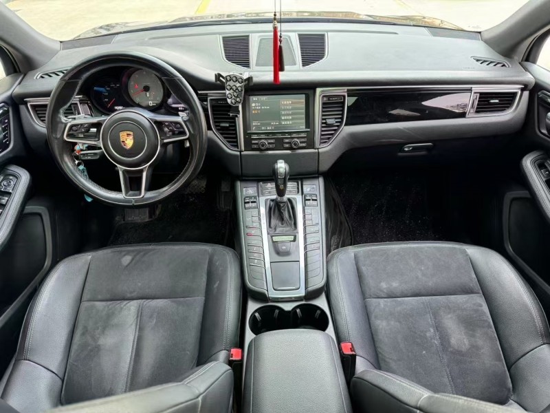 济宁16年保时捷Macan4