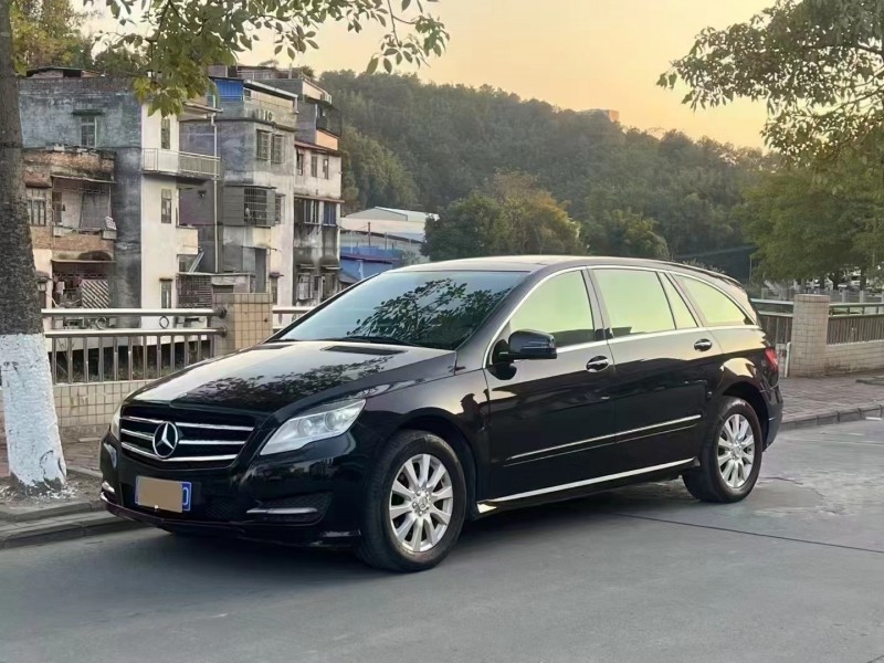 广州11年奔驰R2