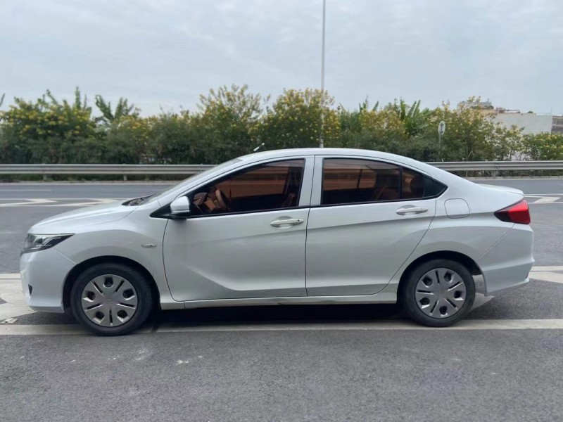 广州17年本田哥瑞8