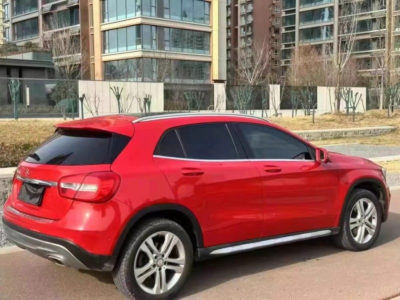 济宁17年奔驰GLA7