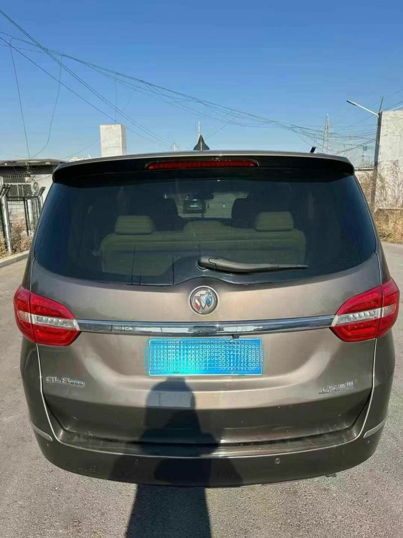 济宁17年别克GL82