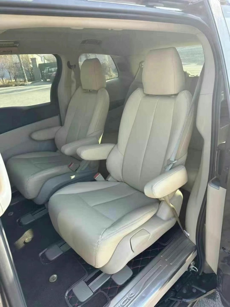 济宁17年别克GL87