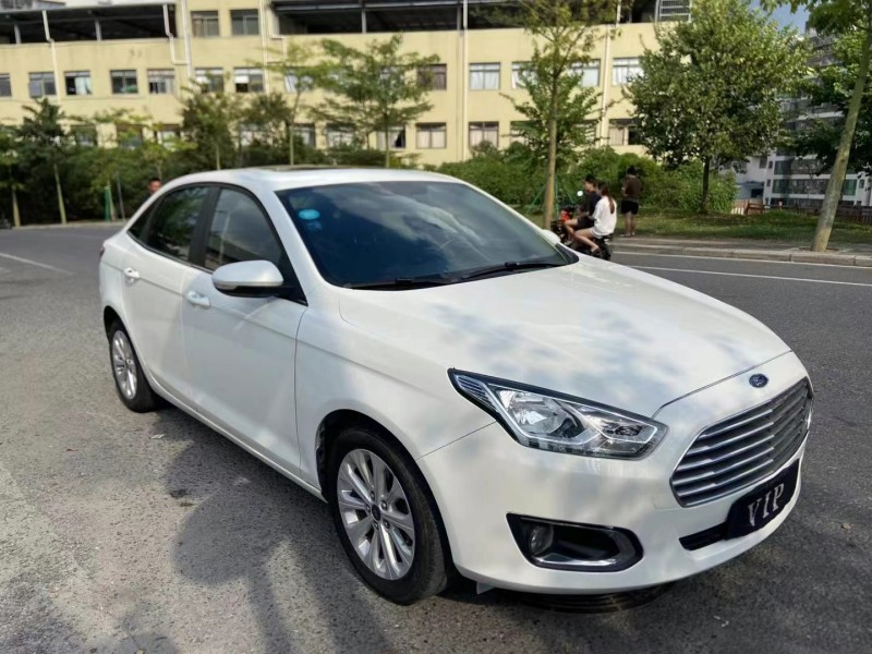 广州17年福特福睿斯2