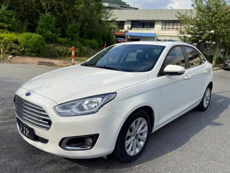 广州17年福特福睿斯3