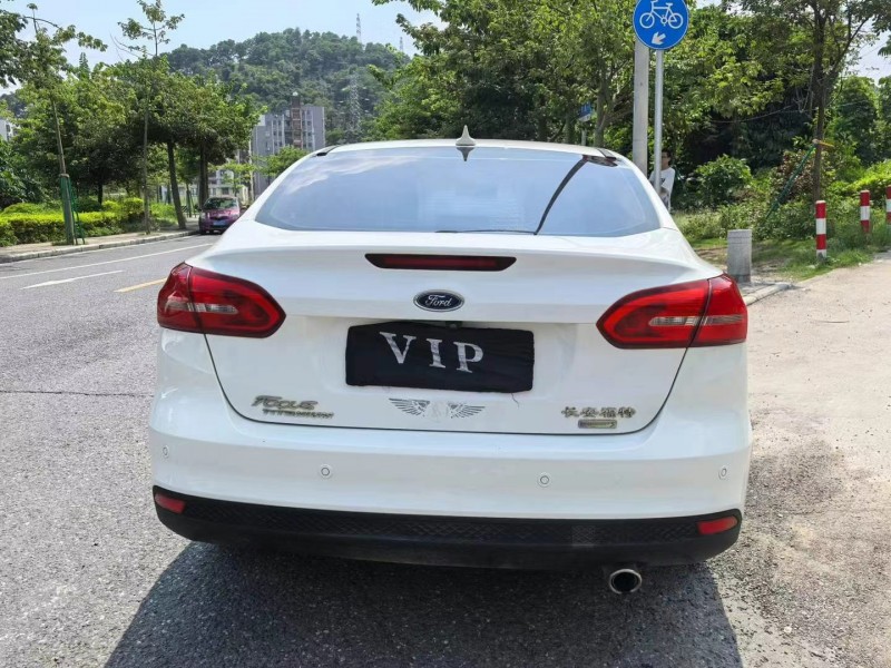 广州17年福特福克斯5