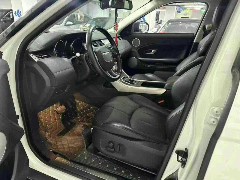 成都19年路虎极光3