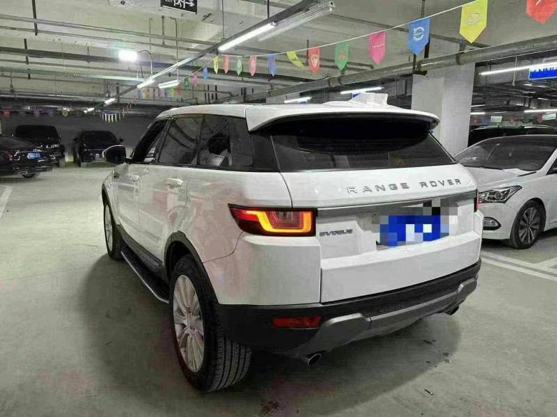 成都19年路虎极光5