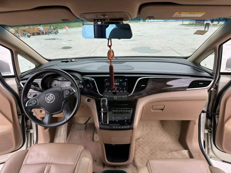 徐州17年别克GL84