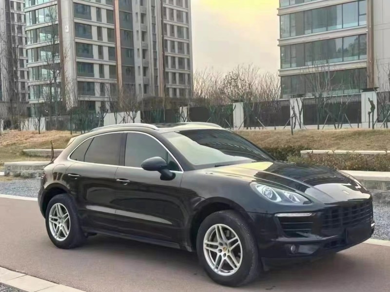 济宁16年保时捷Macan6