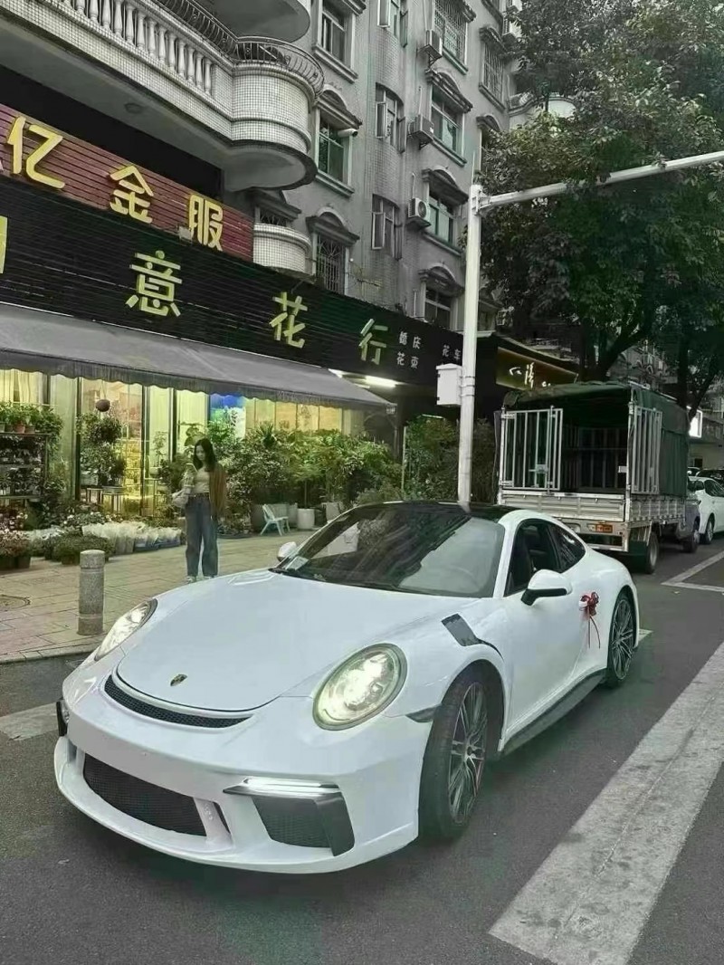 广州16年保时捷9111