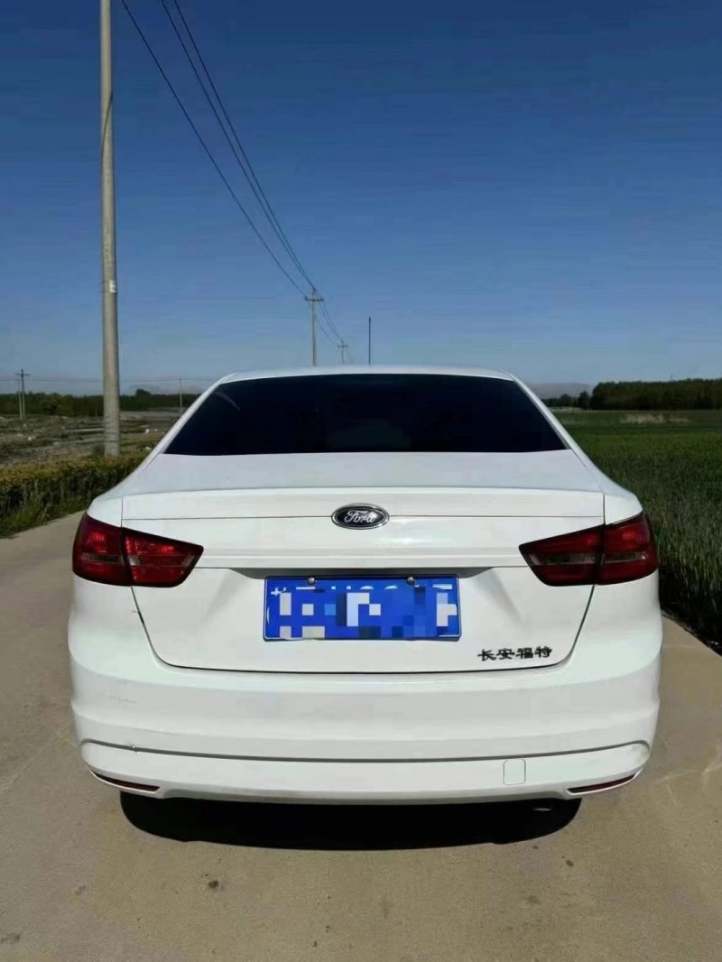 青岛15年福特福睿斯9