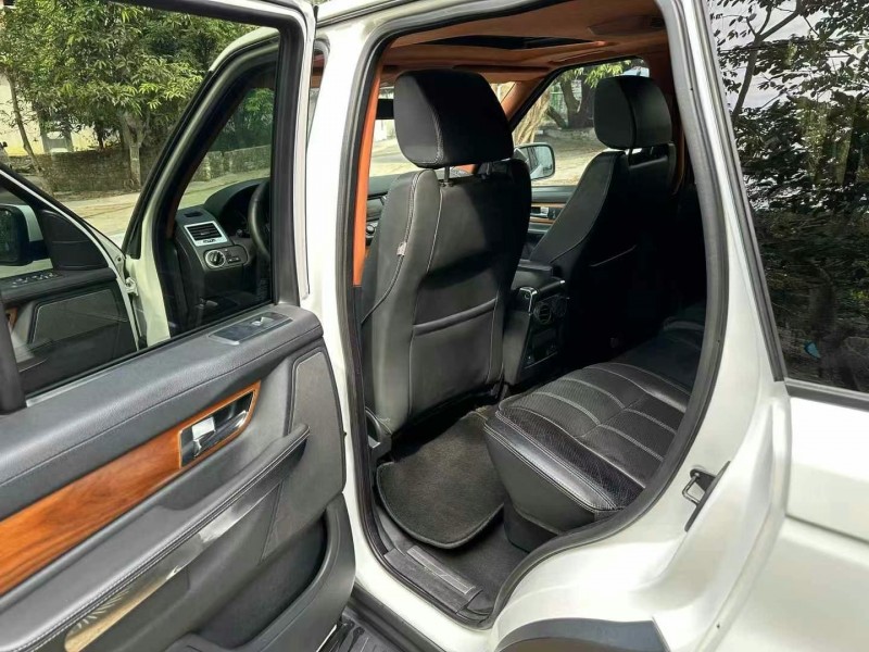 广州11年路虎揽胜运动7