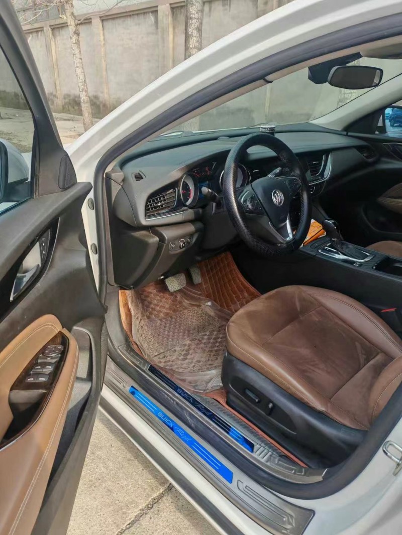 保定18年别克君威5