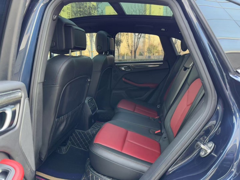 济宁17年保时捷Macan6