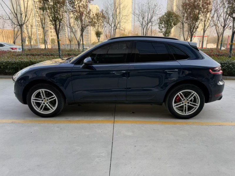 济宁17年保时捷Macan7