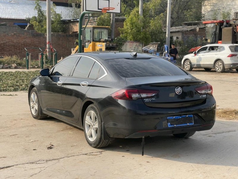 新乡20年别克君威9