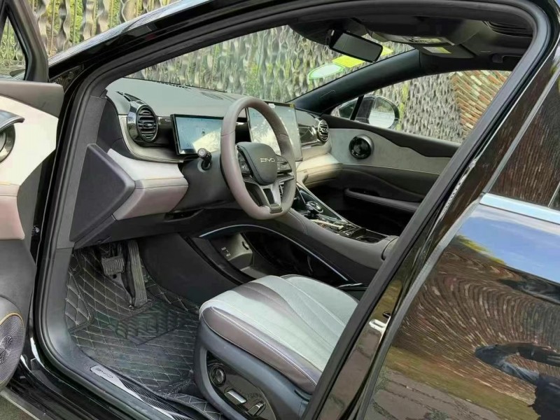 广州23年比亚迪护卫舰5