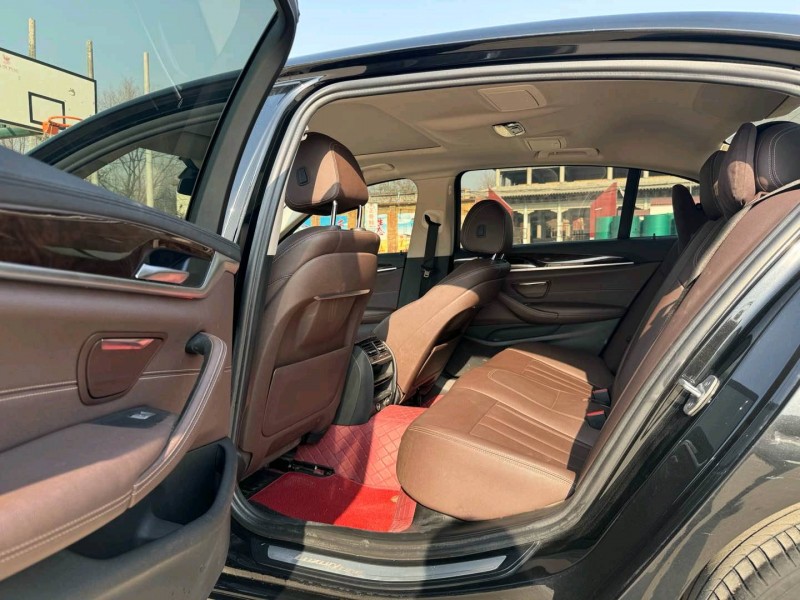 新乡19年宝马5系8