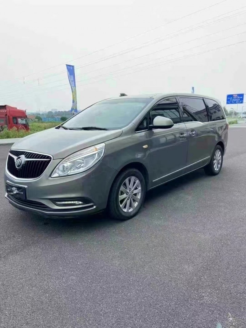 济宁17年别克GL82