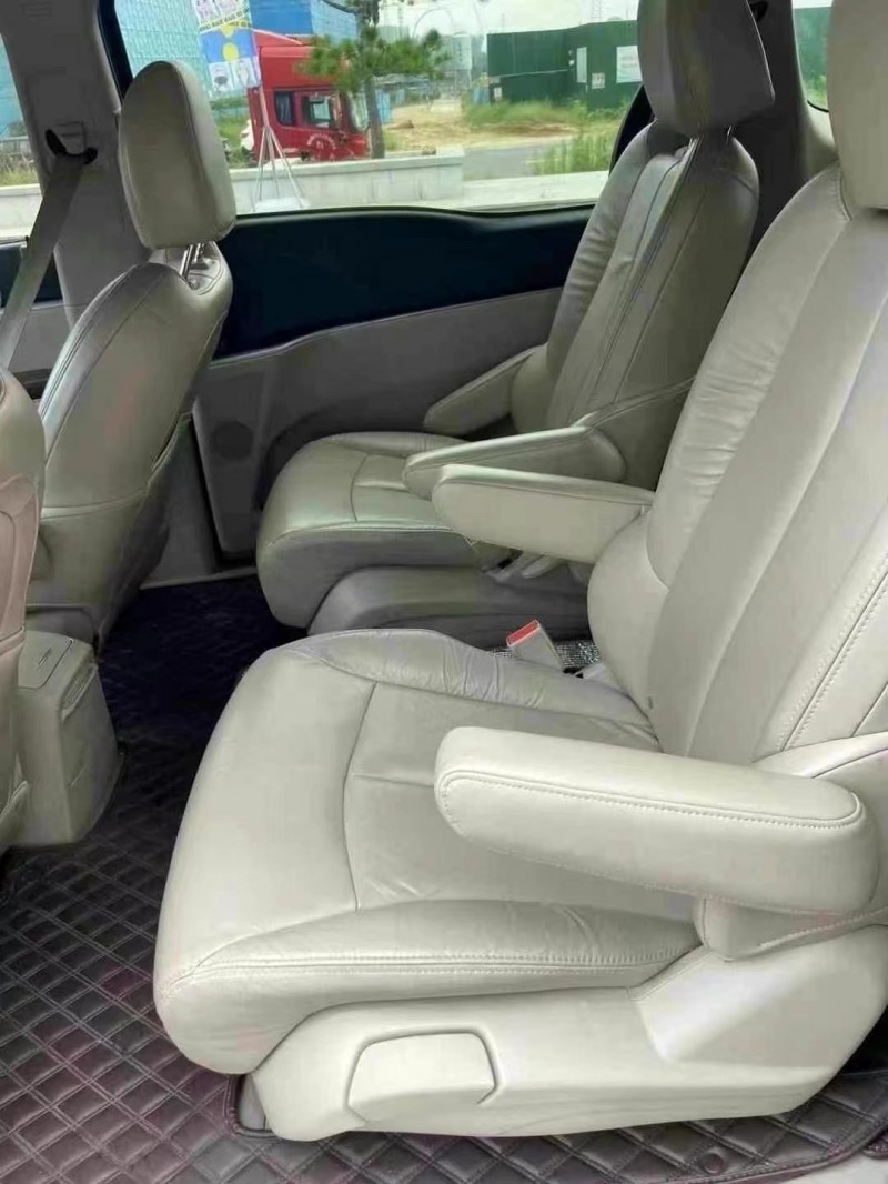 济宁17年别克GL85