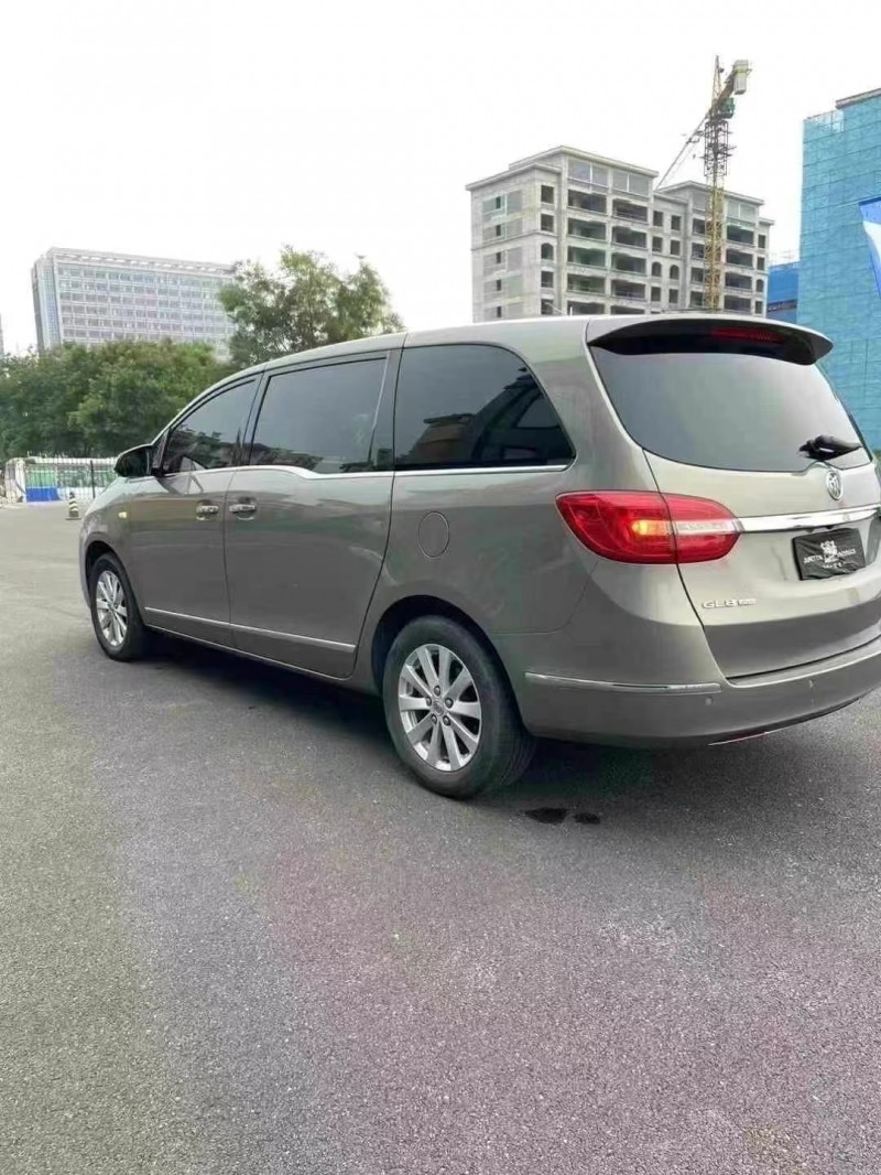 济宁17年别克GL87