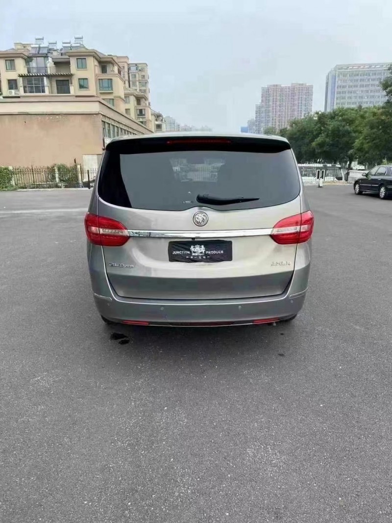 济宁17年别克GL89