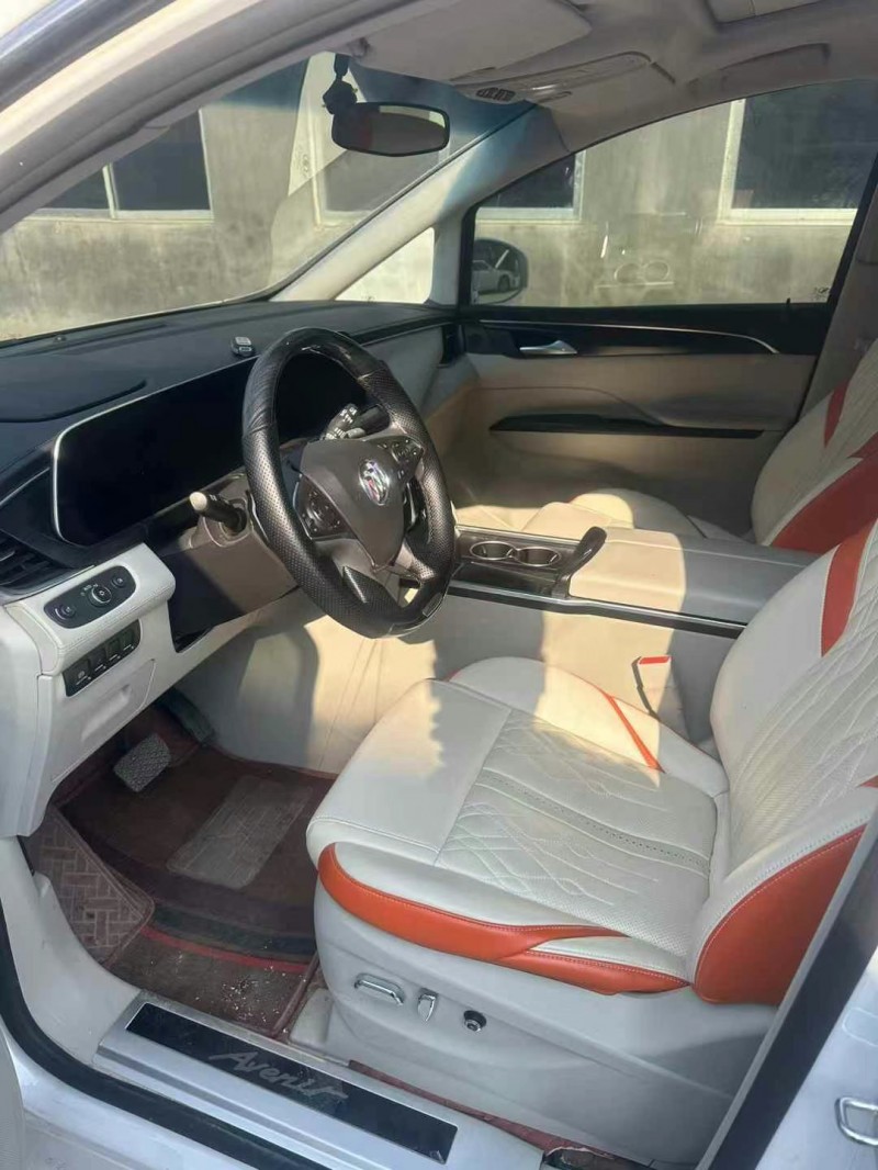 青岛21年别克GL84