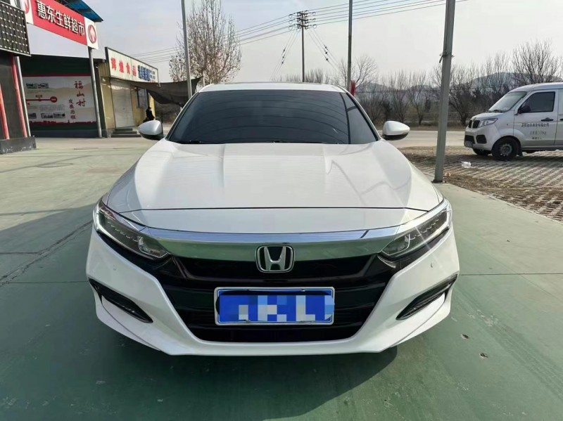 济宁19年本田雅阁1