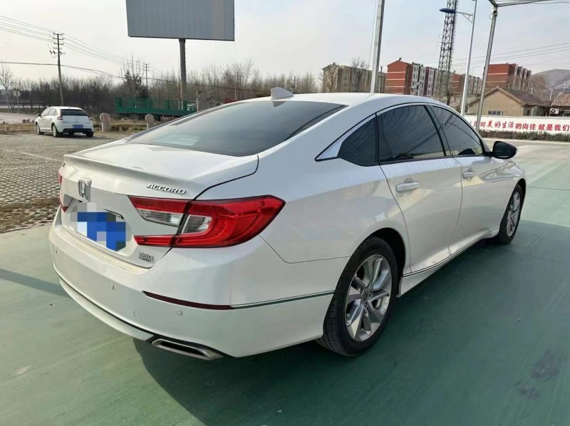 济宁19年本田雅阁5