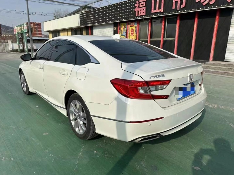 济宁19年本田雅阁8