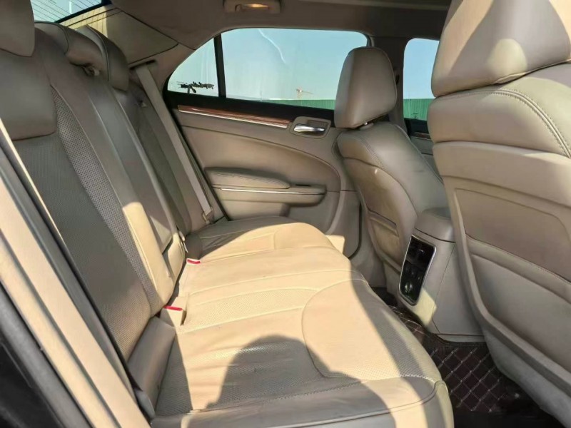 济宁14年克莱斯勒300C4