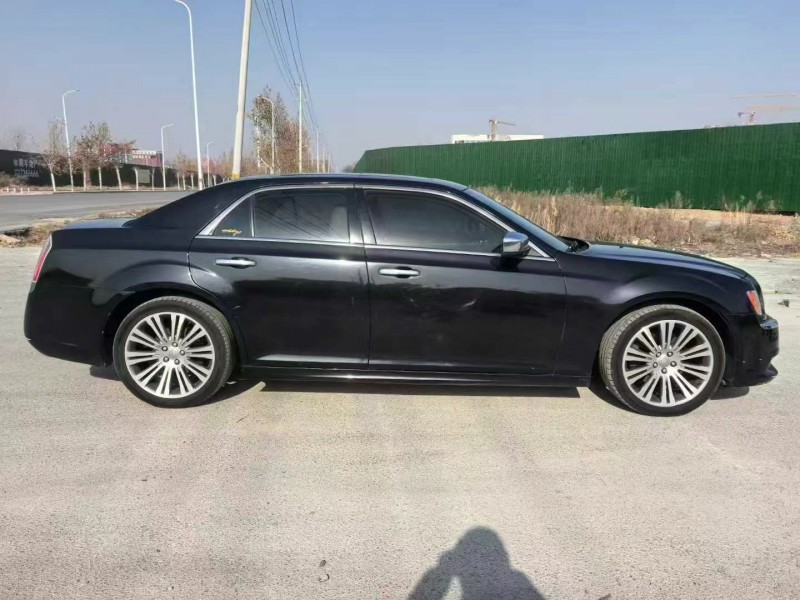 济宁14年克莱斯勒300C5