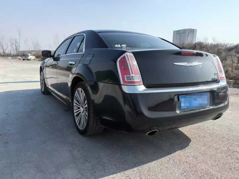 济宁14年克莱斯勒300C7